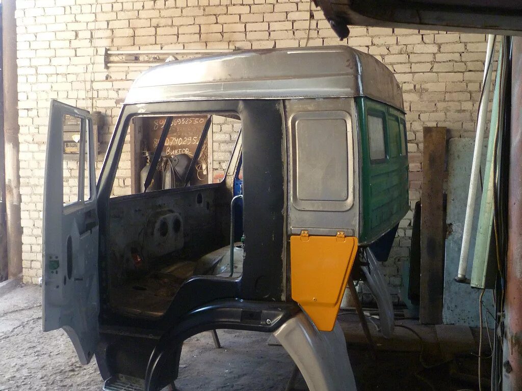 Усиление кабины камаз. Ремонт кабин авито. Кабина камаз 65115 первой комплектации. Кабина камаз бу. Капитальный ремонт кабины камаз.