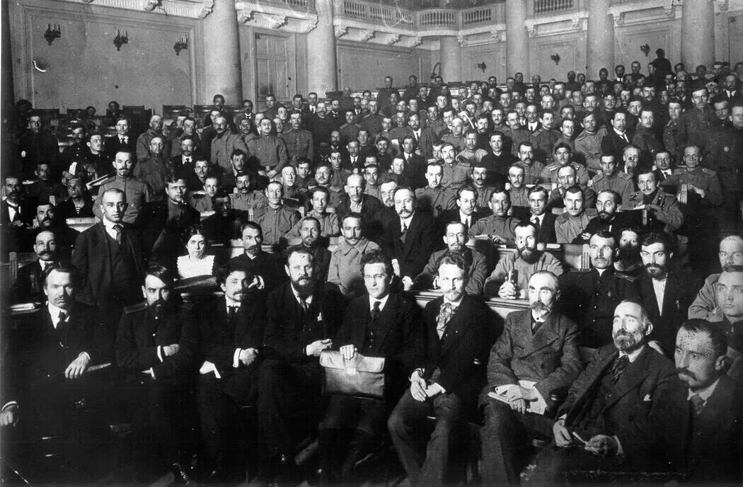 Уход меньшевиков со ii съезда советов. I всероссийский съезд советов 1917. 1 съезд всероссийский съезд советов рабочих и солдатских депутатов. 3 июня 1 всероссийский съезд советов рабочих и солдатских депутатов. июньский съезд 1917.