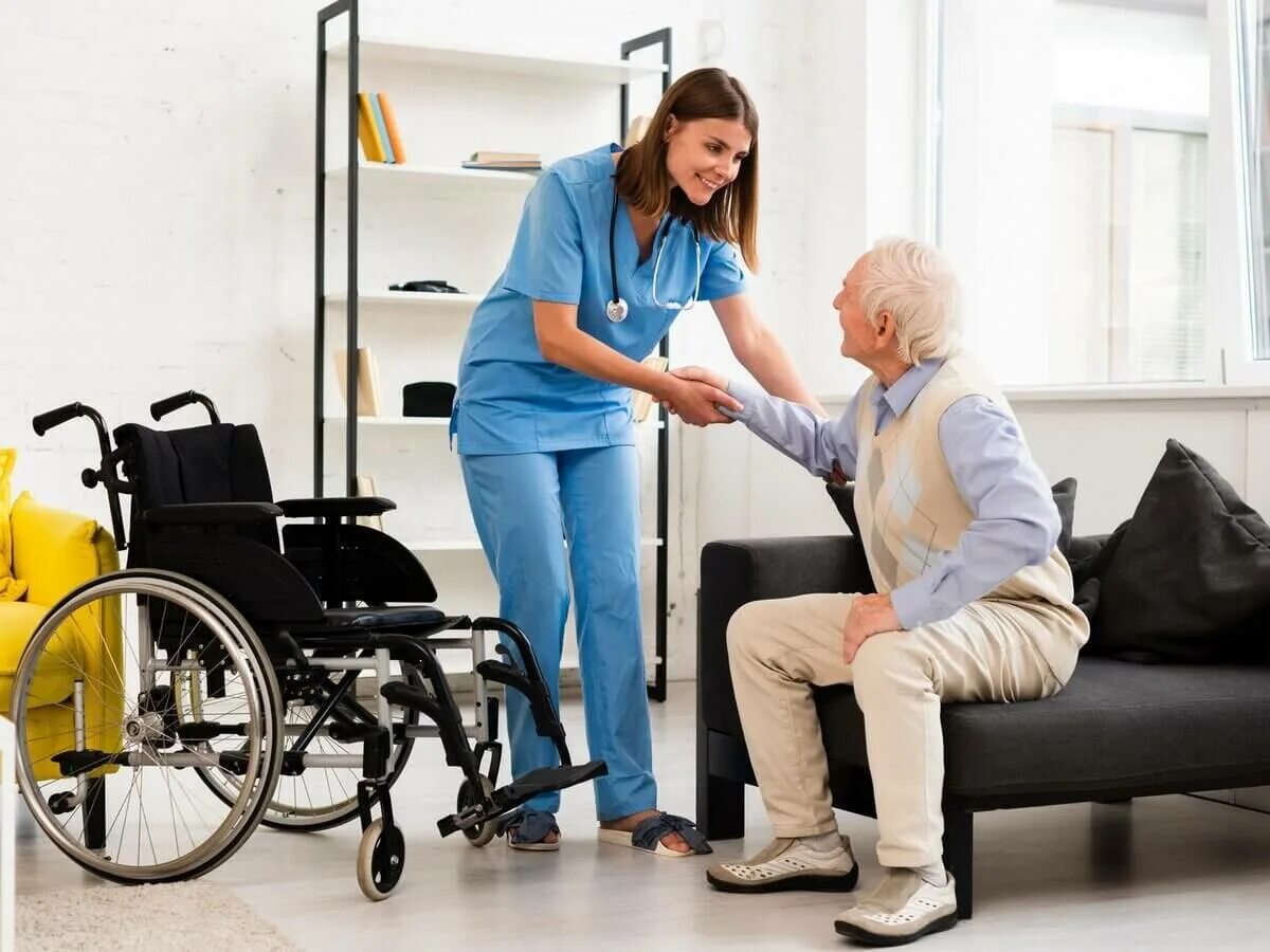 Какая поддержка инвалидам. Забота о пожилых. Реабилитация инвалидов. Реабилитация пожилых. Пожилые и инвалиды.