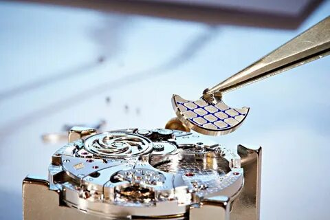 Détail horloger en gros plan