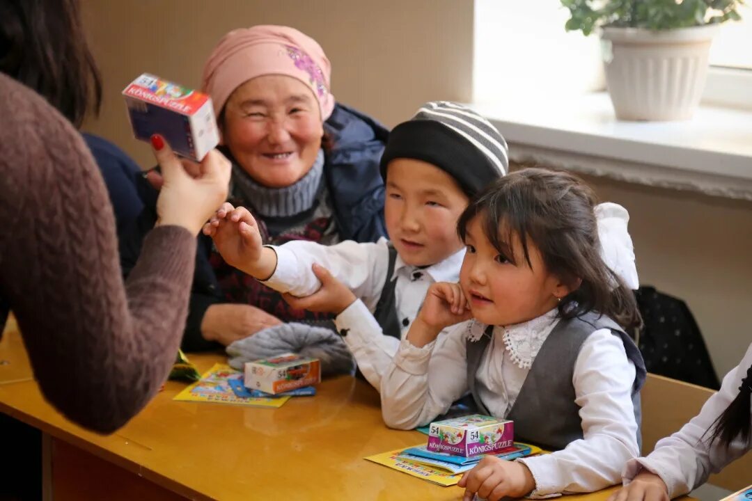 Дети мигранты. Дети мигранты в школе. Образование в Кыргызстане. Родители мигранты. Обучение детей инофонов