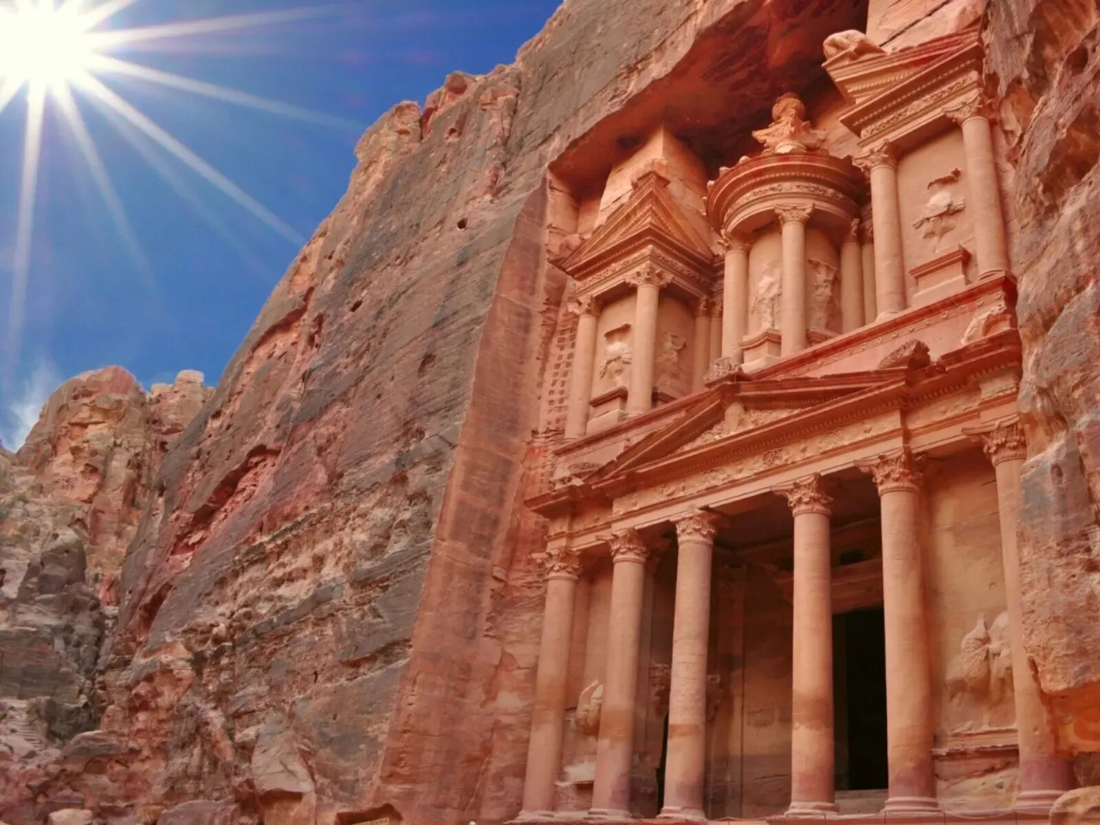 Некрополь петра иордания. Храм эль-хазне петра иордания. Семь чудес света древний город петра в иордании. Семь чудес света петра иордания. Петра город в иордании седьмое чудо.