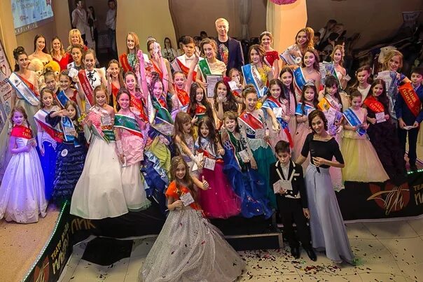 Театр моды ильдан лик. Модельное агентство ильдан лик казань. Ильдан театр моды. Ильдан саид галеева. Костюмы ансамбля ильдан.