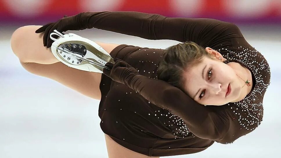 Фигурное катание юлия липницкая сочи 2014. Юлия липницкая 2021. Юлия липницкая горячие. Юлия липницкая сочи 2014 командные. Сочи 2014 фигуристка юлия липницкая.