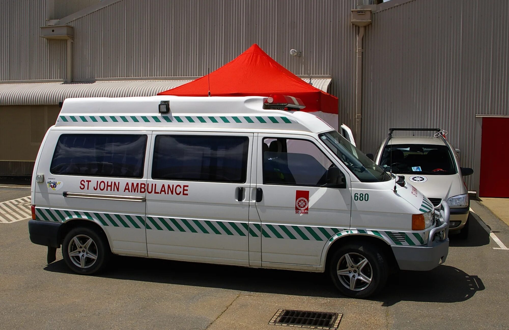 Uk Ambulance. St John Ambulance. Australia Ambulance. Скорая в Сербии.