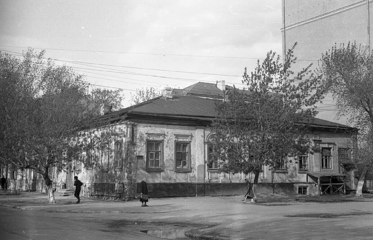 Саратова н п. Старый Саратов Мирный переулок. Саратов Советская Мирный переулок. Дом Пасхаловой Саратов. Дом а. н. Пасхаловой.