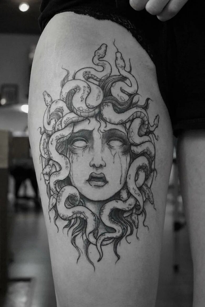 Татуировка медуза горгона значение. Медуза горгона tattoo. медуза горгона тата. медуза горгона лайнворк. татуировка медуза горгона.