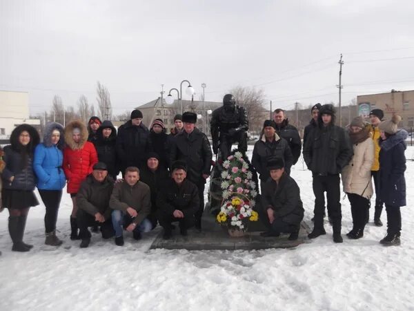 Вакансии новоузенск. Саратовская область Новоузенский район афганцы. Памятник воинам интернационалистам Новоузенск. Памятник Афганистан Новоузенск. Новоузенск второй микрорайон.