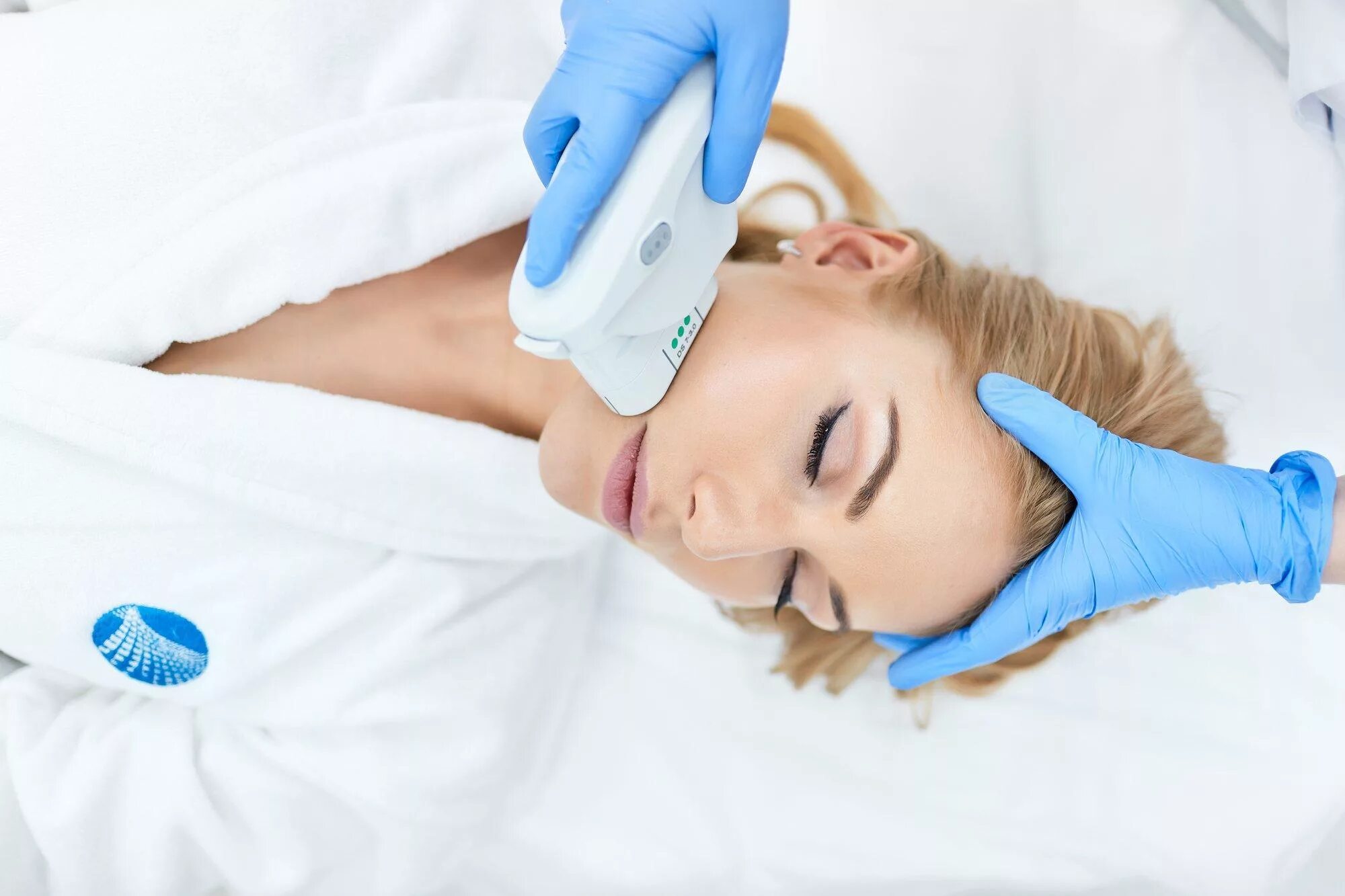 Аппарат смас лифтинг hifu. Альтера аппарат для смас лифтинга. Hifu smas lifting аппарат. Хайфу терапия. Ультразвуковой смас лифтинг.