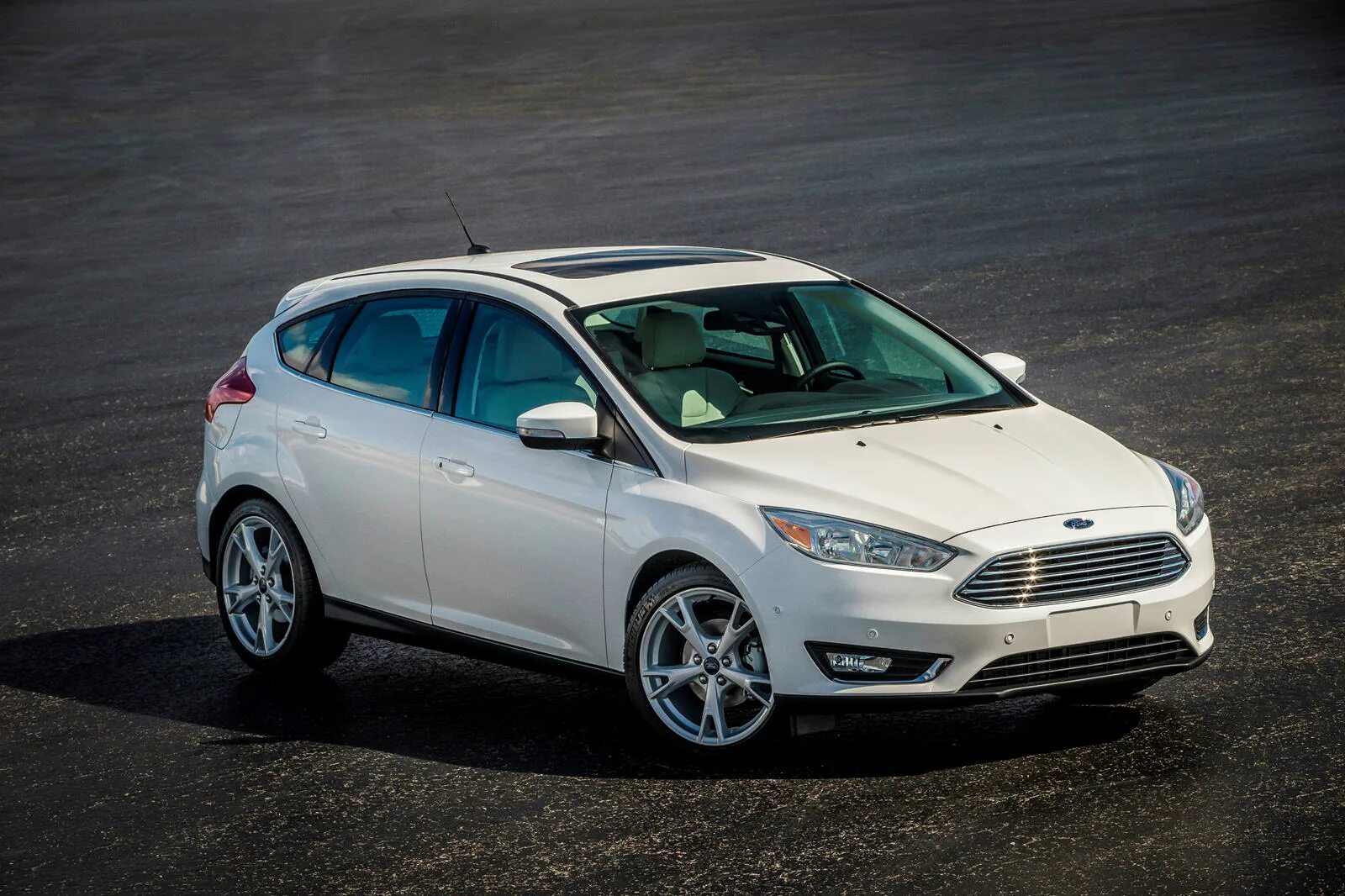 Ford Focus 2015 хэтчбек. Ford Focus 3 хэтчбек 2015. Форд фокус 2016. Форд фокус 2015 Рестайлинг хэтчбек.