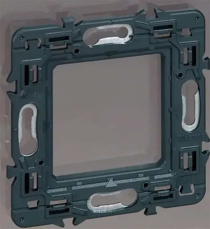 Суппорт 2м legrand 80251. Суппорт легран мозаик 2 модуля. Суппорт 2 модуля универсальный. Суппорт 4 модуля для рамок итальянского стандарта gewiss chorus gw16804. Legrand 080251 (080251).