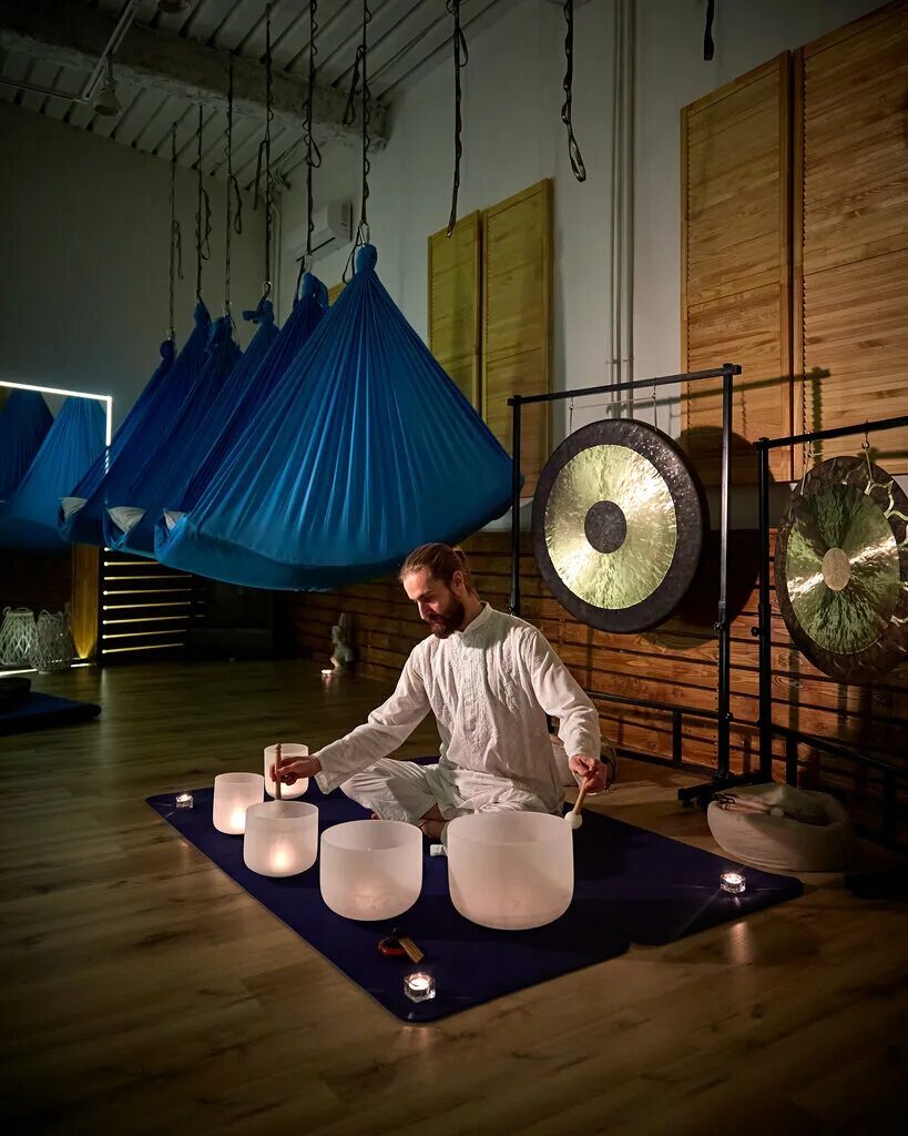 Релаксация и звуковая терапия. Мудборд коворкинг. Yahmur студия. City space bar restaurant бар. Yahmurspace покровка.