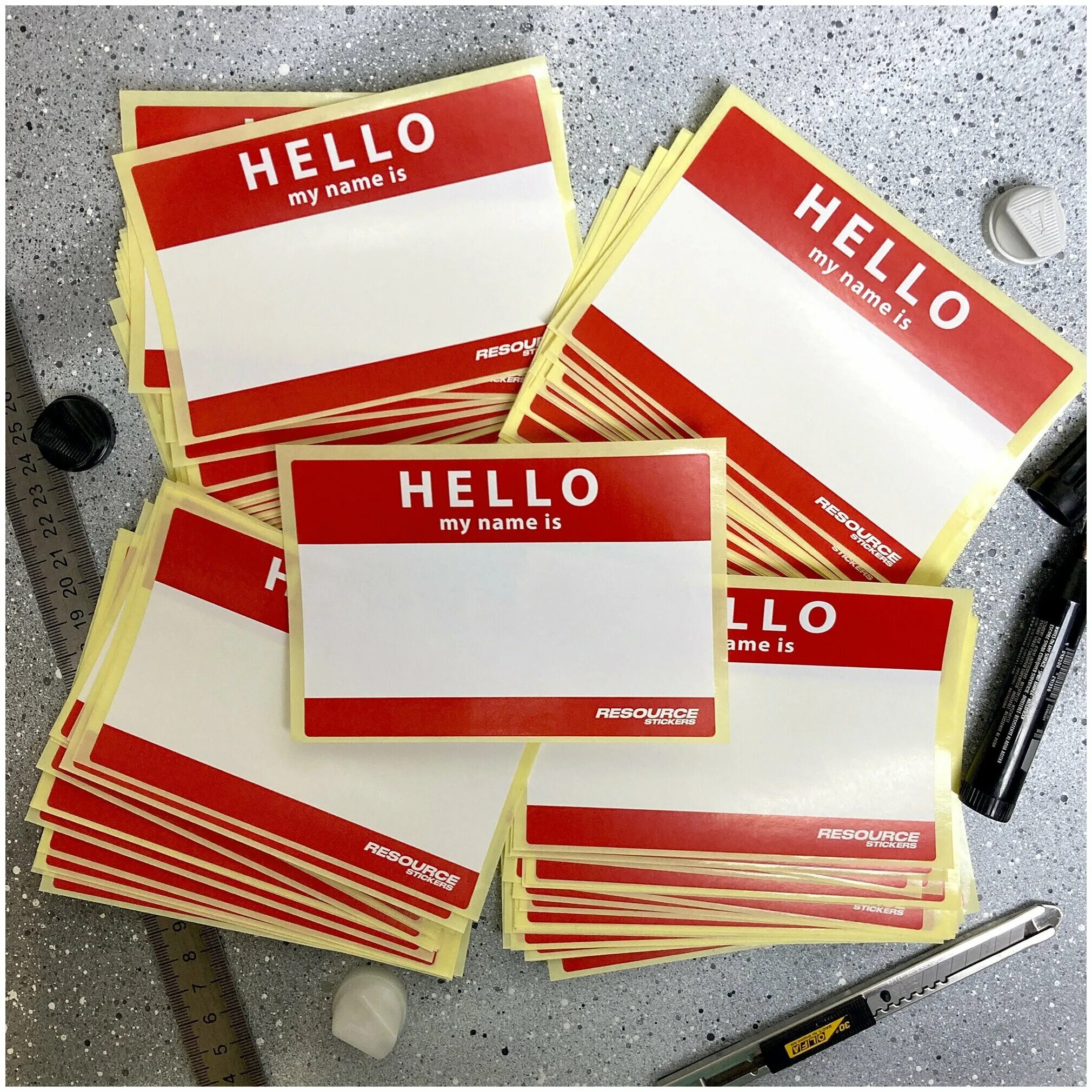 стикеры hello my name. стикер хелло. стикер хелло. стикеры my name is. наклейки hello my name.