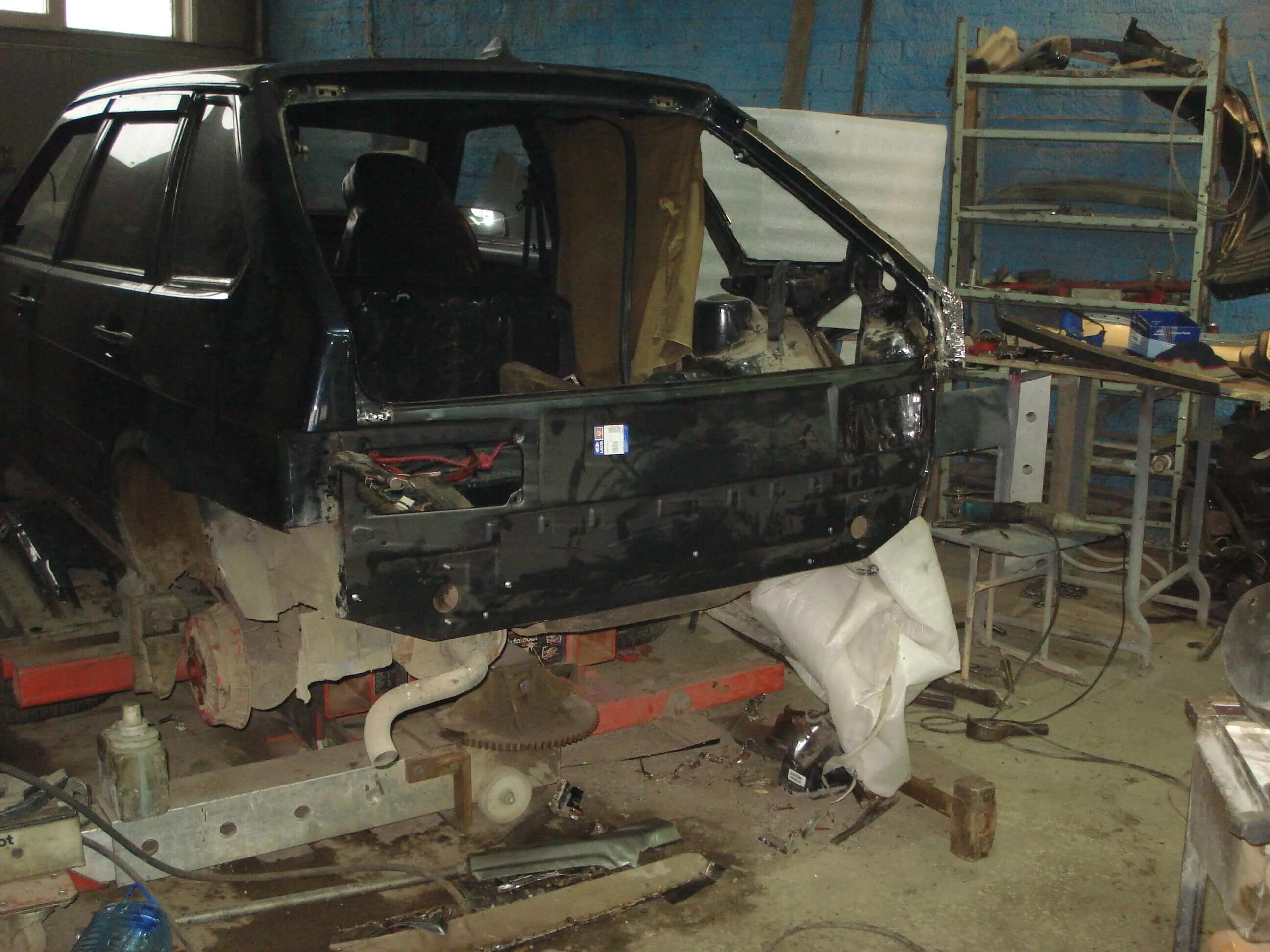 кузов автомобиля 2114. кузов автомобиля 2114. вспучилась краска ваз 2114. разобранная ваз 2114. кузов 2114.