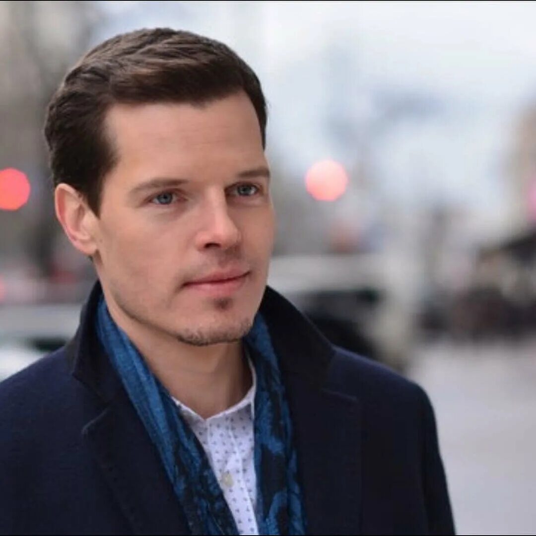 не оглядывайся назад сериал 2022. подмена фильм 2016. мир для двоих (2014). российская мелодрама парни. входя в дом оглянись сериал екатерина гусева.