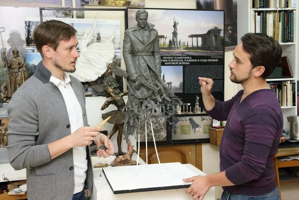 Андрей коробцов скульптуры. Андрей сергеевич коробцов. Скульптор ржевского мемориала андрей коробцов. Коробцов андрей сергеевич скульптор. Скульптор ржевского мемориала андрей коробцов.