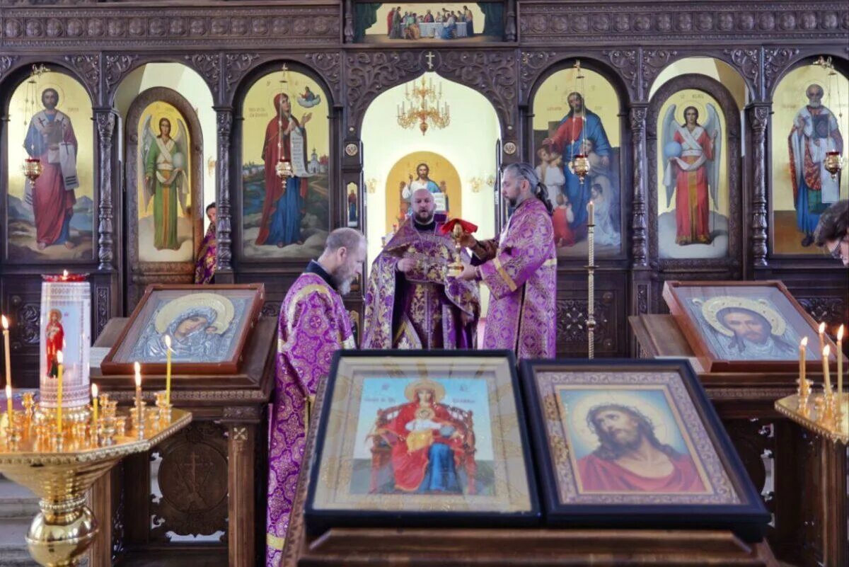 Никольская церковь орехово зуево. Никольская церковь орехово зуево. Расписание богослужений в храме рождества богородицы. Расписание никольского храма орехово зуево. Благочинный орехово-зуевского района.