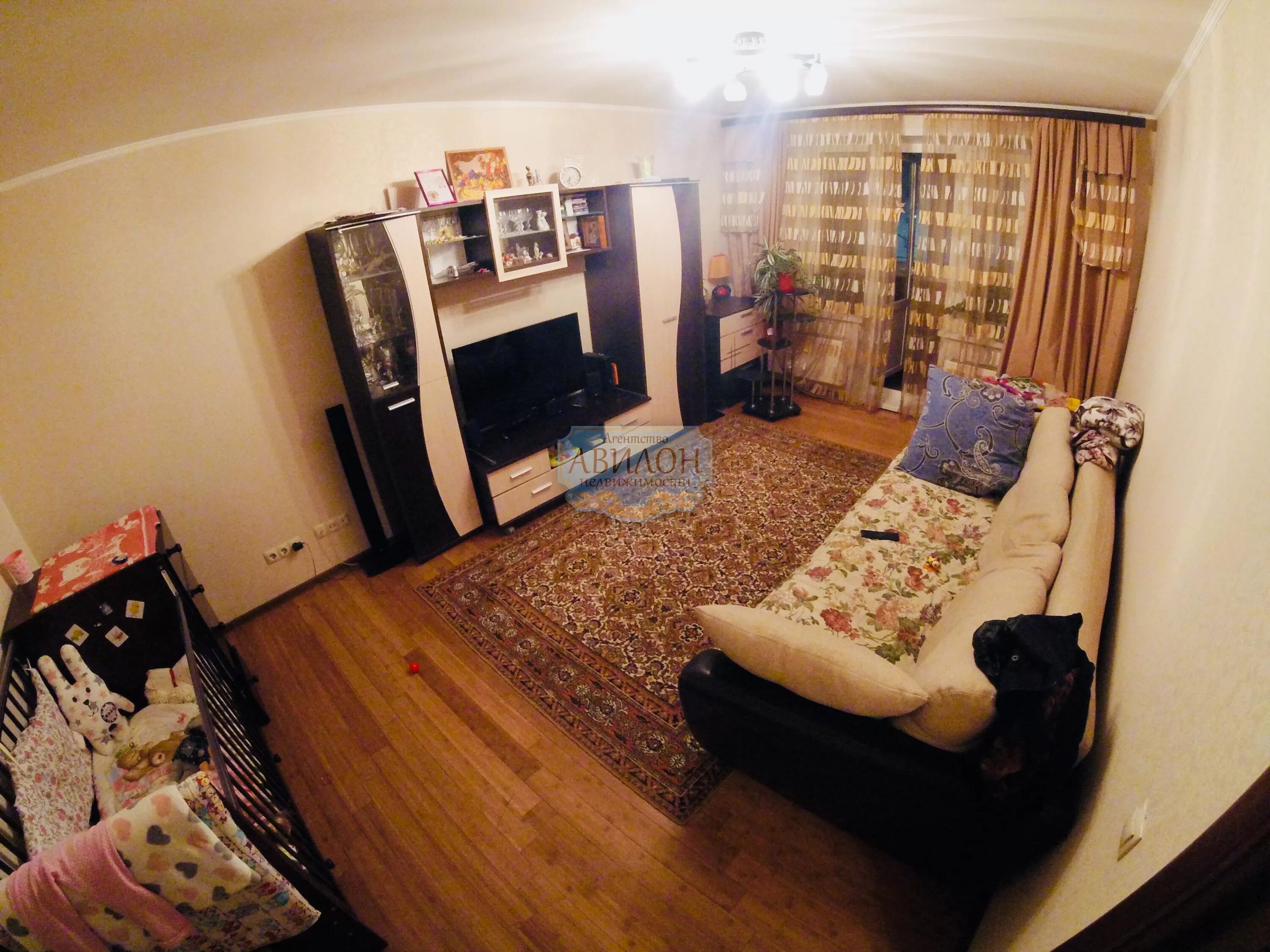 Снять комнату. Гостиница клину ул мира. Квартира посуточно клин. Снять однокомнатную квартиру метро жуковский. Комната клином.