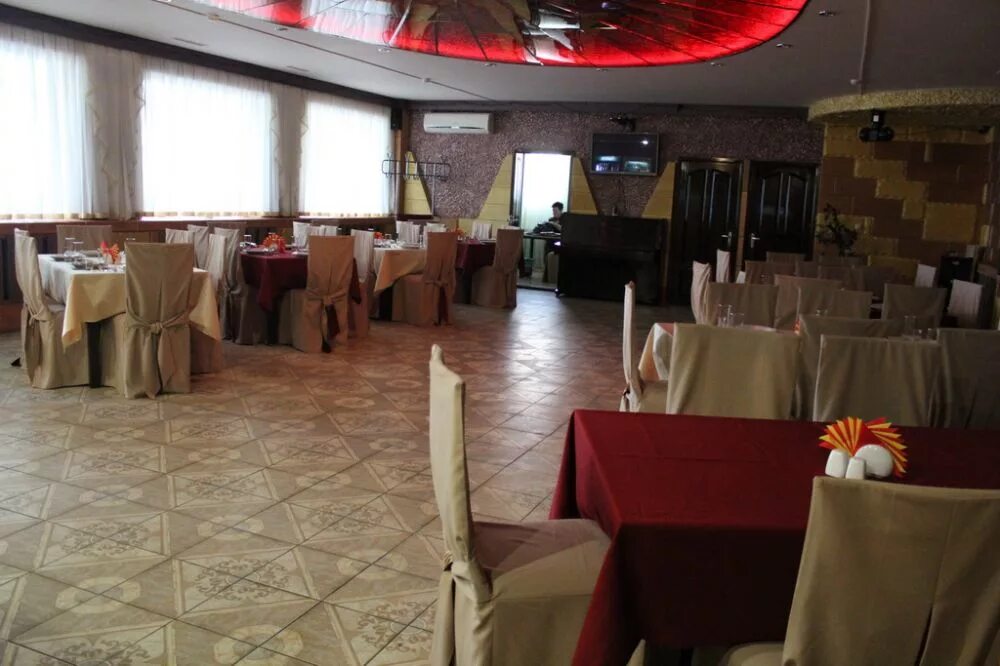 канцлер тихорецк зал. канцлер тихорецк ресторан. кафе канцлер тихорецк. ресторан тихорецкий тихорецк. ресторан тихорецкий тихорецк.