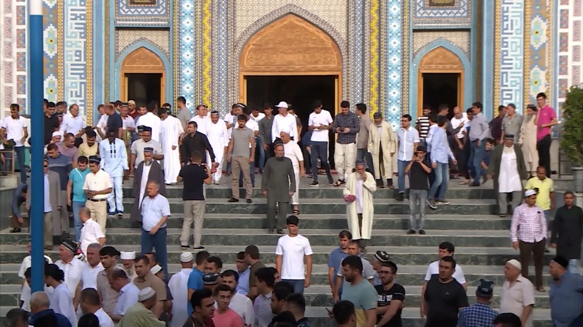 Рамадан в таджикистане. Рамадан. Ураза байрам таджикистан. Пост рамазана 2021 таджикистан. Иди рамазон.