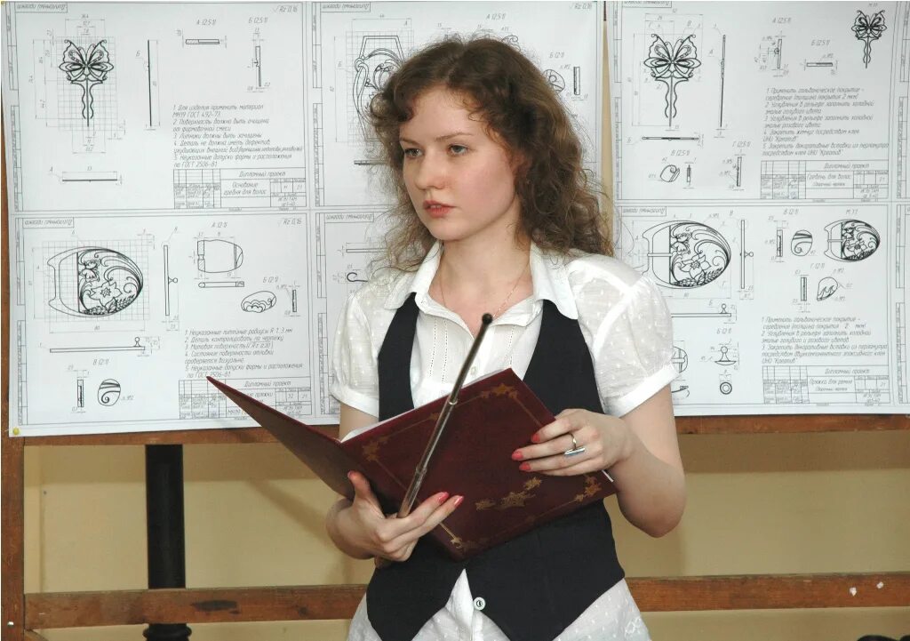 Девушка в институте. Идти ли в пед. Смешные предметы в зачетке. Идти ли в пед. Педагогический стаж.