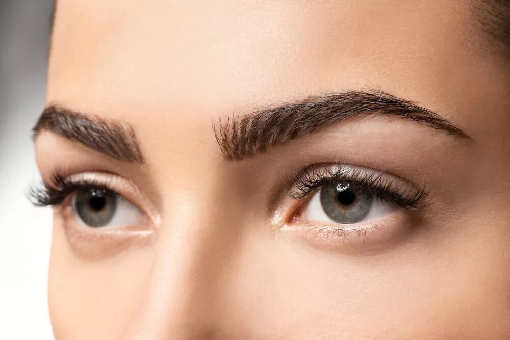 Brows ru. Красивые брови. Перманентный макияж бровей. Красивая форма бровей перманентный макияж. Коррекция бровей.