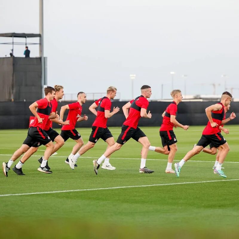 Лима локомотив футболист. Локомотиву запретили. Футболист алиев локомотив. Футболист алиев локомотив. Локомотиву запретили.