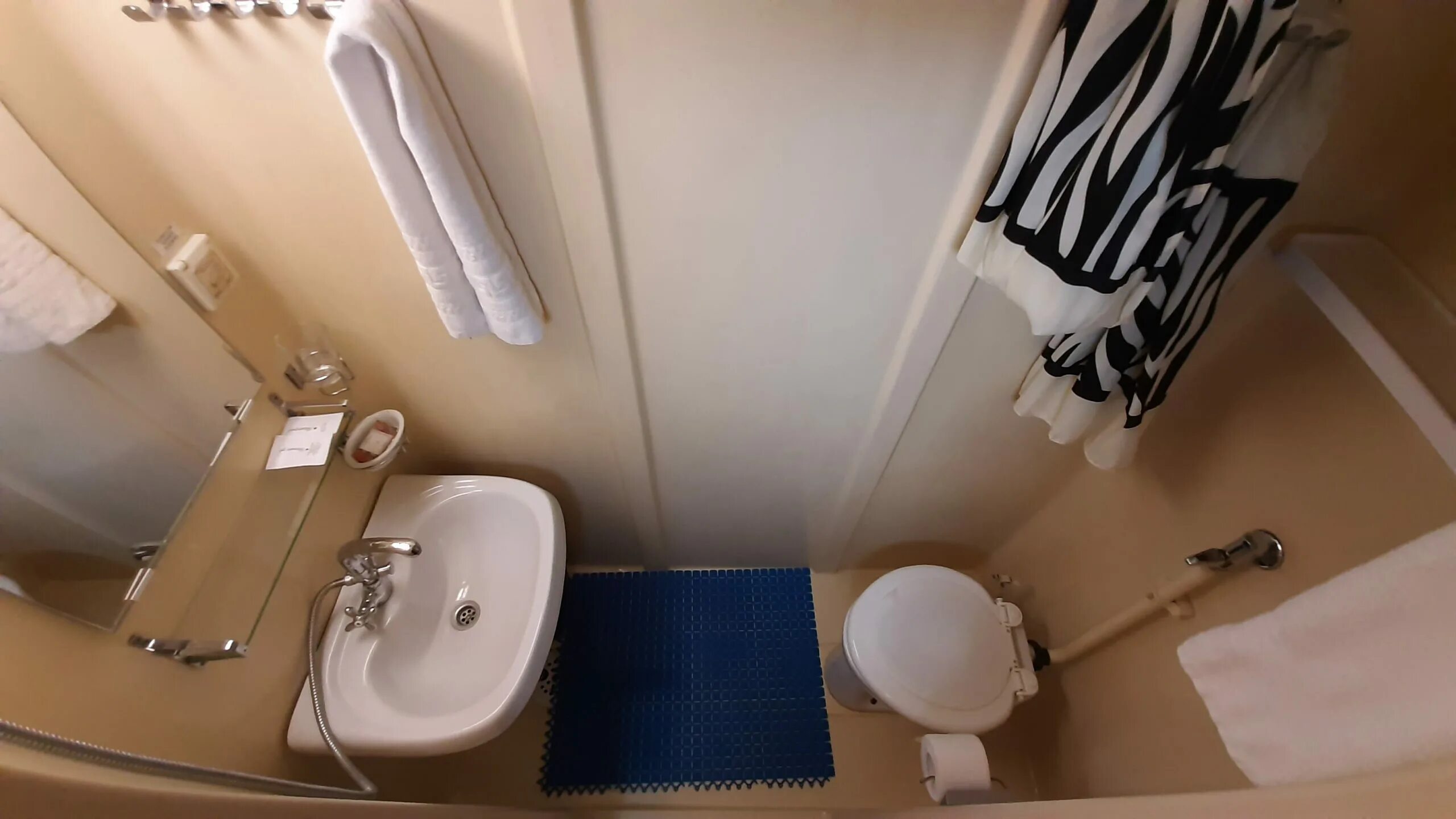 теплоход владимир маяковский каюта 206. теплоход владимир маяковский (4х-палубный). теплоход владимир маяковский, полулюкс. теплоход владимир маяковский. теплоход владимир маяковский.