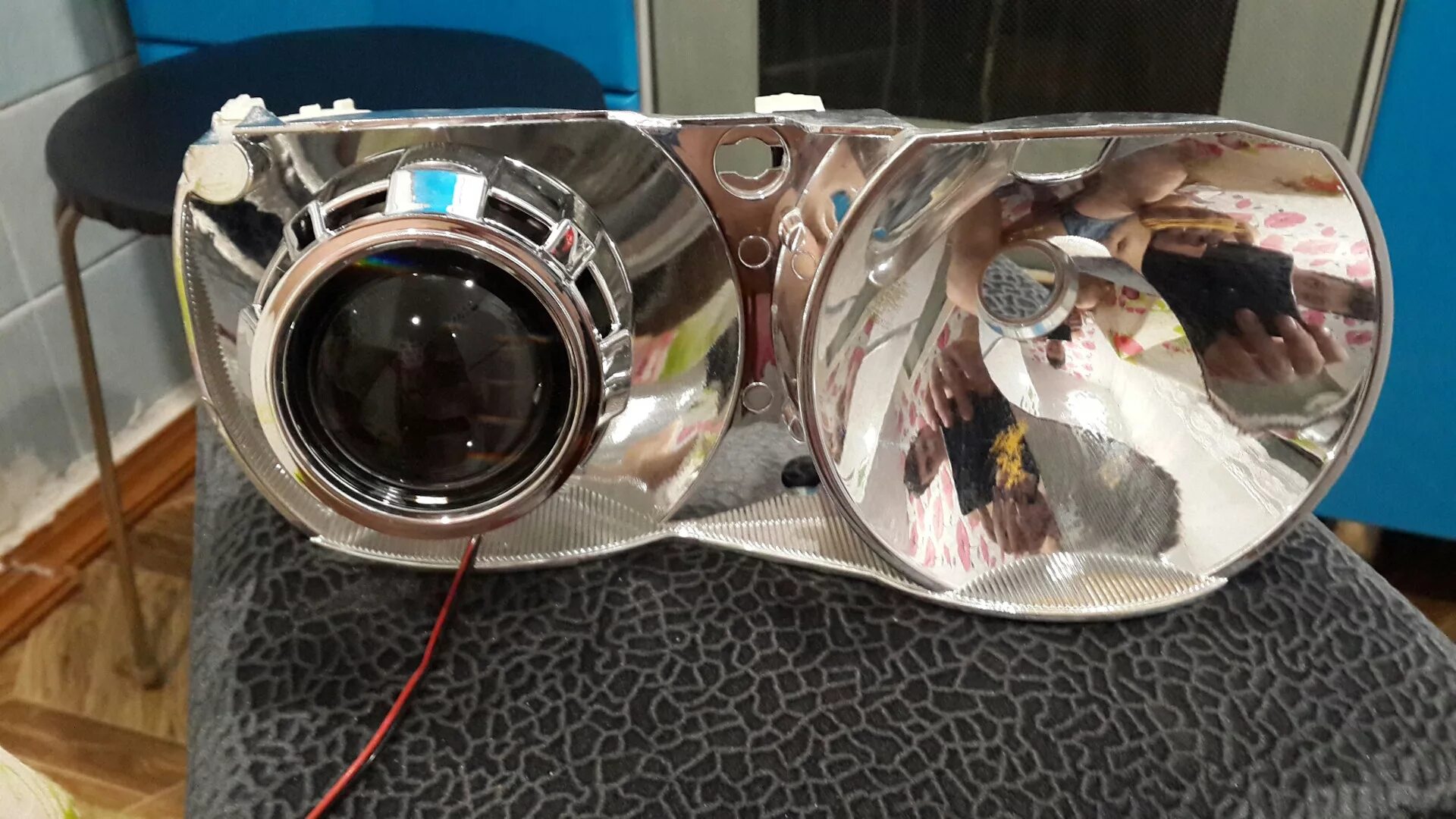 Отражатели ближнего света е39. Hella 120 ff отражатель правый. Отражатель блок фары хелла. Рефлекторный отражатель фары. Отражатель фары нексия n100.