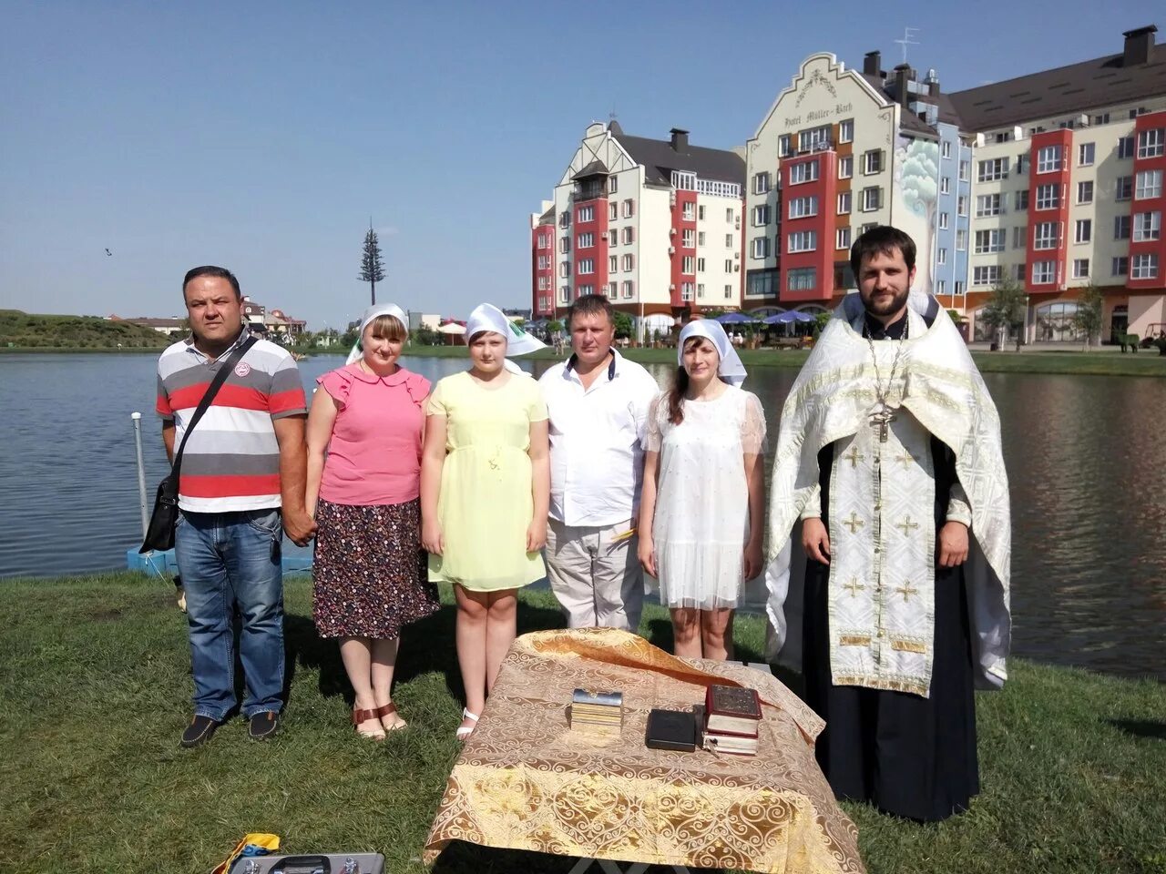 крещение деревне. крещение деревне. с крещением господним 19 января. крещенские купания живопись. чебаркуль храм крещение.