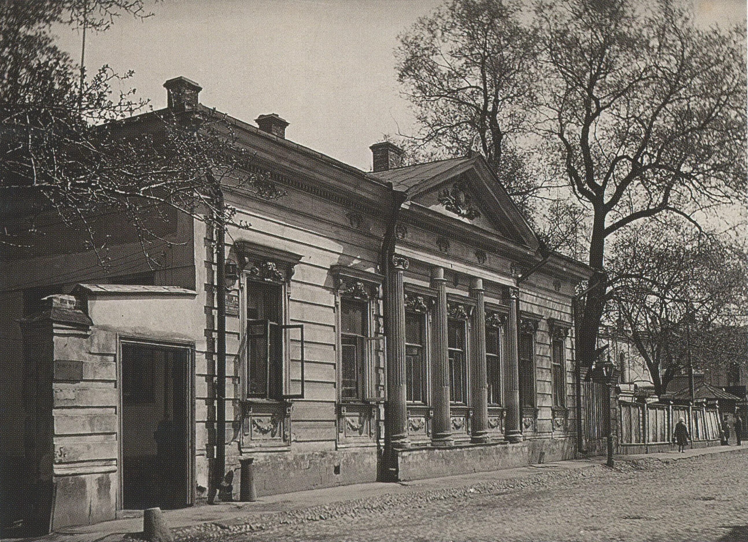 особняк листа в глазовском переулке. н. проспект победы 157а калининград. шереметева, романов пер, д. перший национальный гандлевый дом.