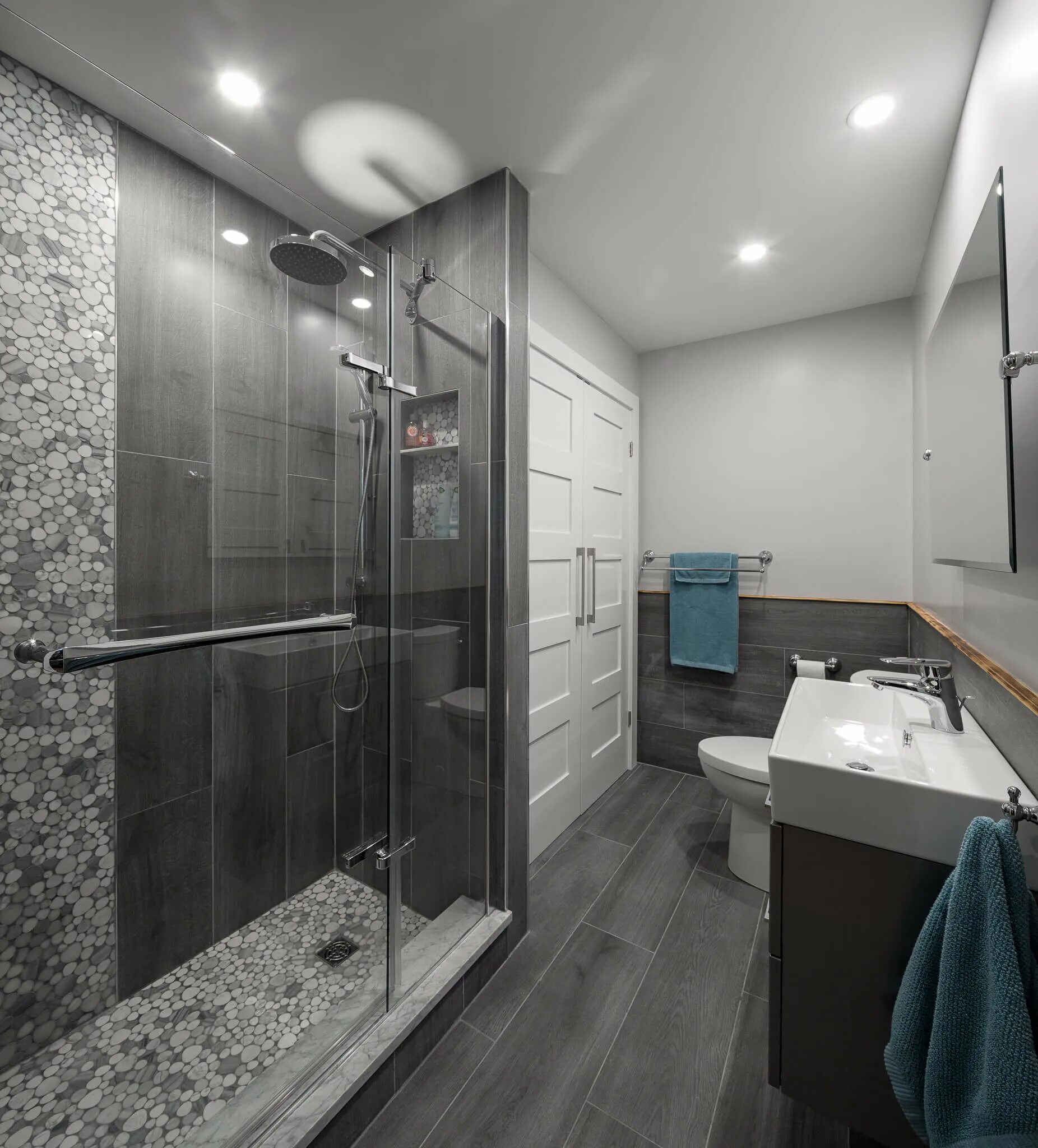 Ванная в серых тонах дизайн. Современная ванная комната. Ванная комната с душевой стильная. Ванная в серых тонах с душевой. Серая душевая комната.