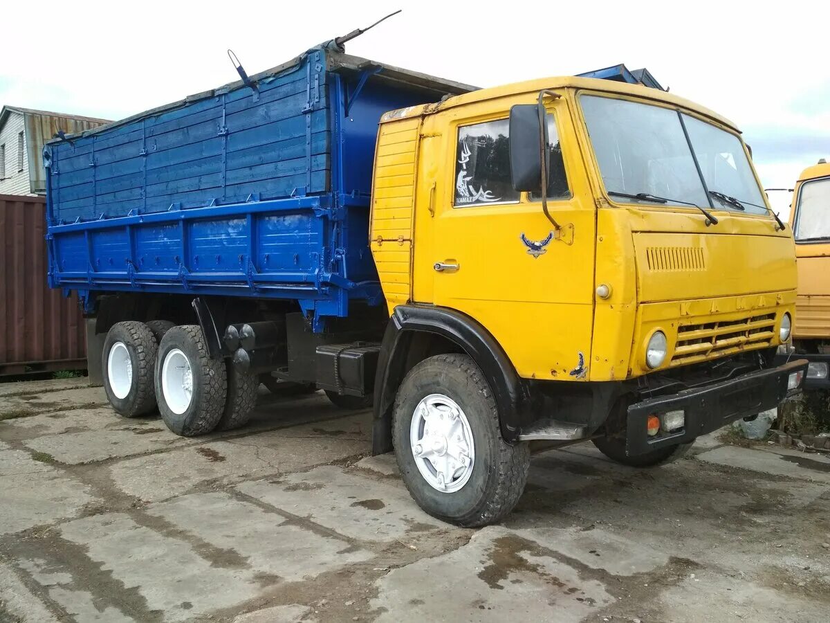 Камаз колхозник бу. Камаз 55102 самосвал сельхозник. камаз 55102 зерновоз. камаз самосвал 55102 красный. камаз 55102 1989 самосвал.