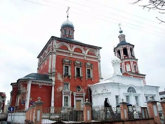 Храм в барашах. Введенская церковь барашёвский переулок. церковь введения в барашах москва. введенская церковь в барашах. церковь в барашах на покровке.