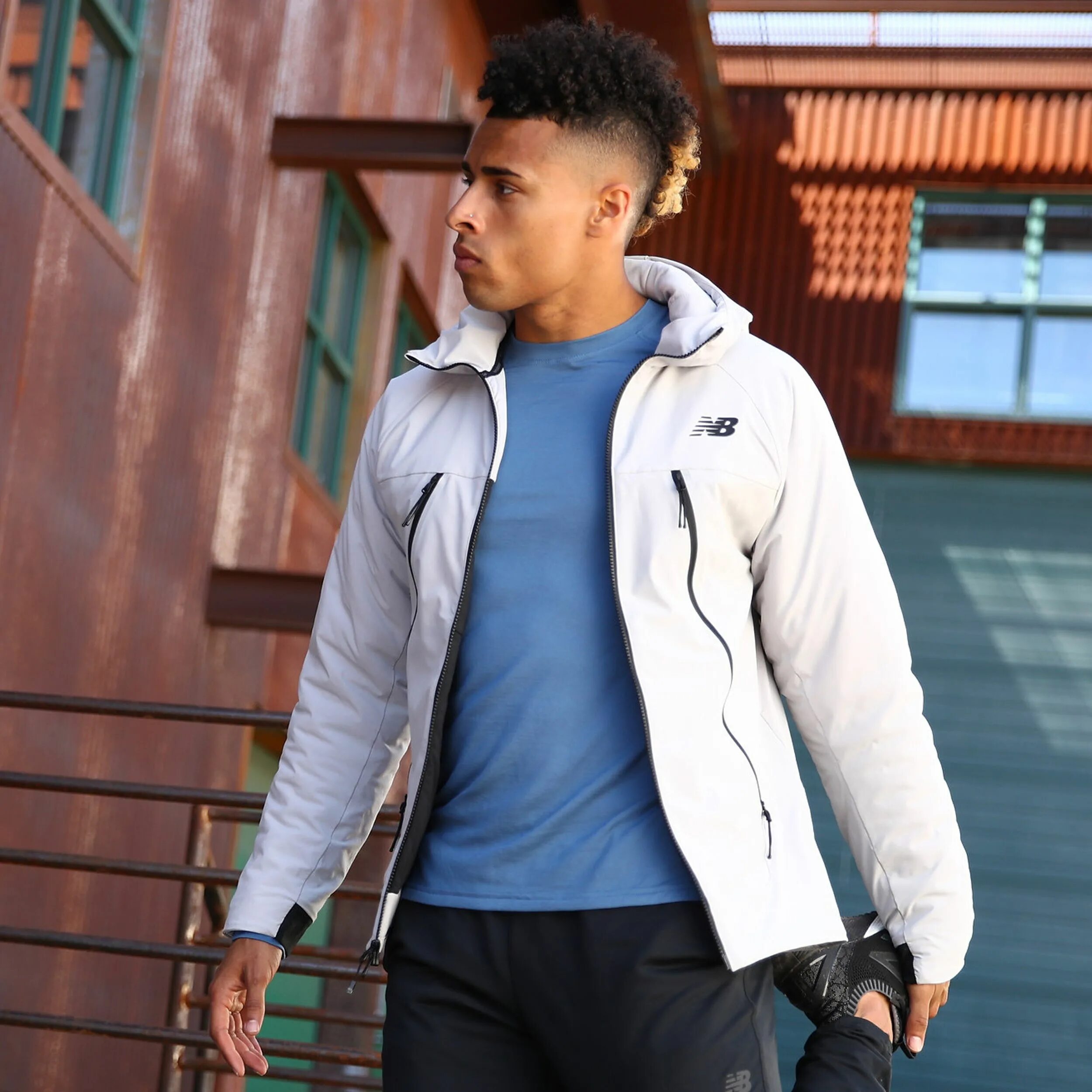 Нью бэланс куртка. Бомбер New Balance мужской s20. Пуховик New Balance 61041-men-s-Windcheater-Hybrid-Jacket. Куртка New Balance mj23901.