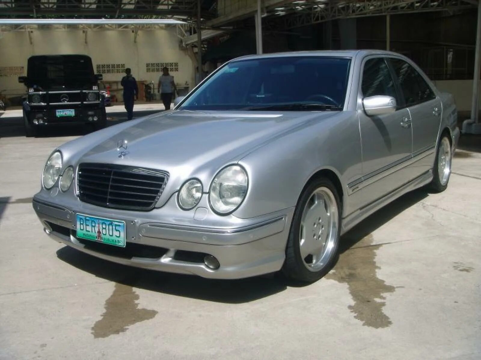 Куплю мерседес 2000. Mercedes Benz e55 AMG 2000. Mercedes AMG 2000. Мерседес Бенц 2000г. Мерс АМГ 2000.