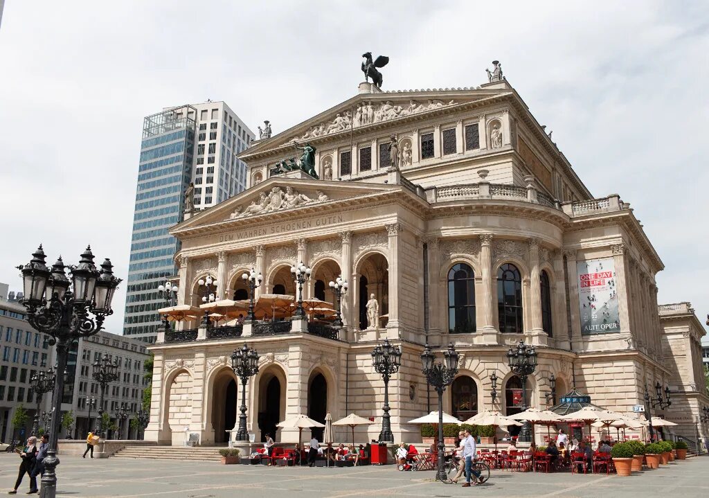 Theatre main. Alte Oper Франкфурт. Оперный театр Франкфурта на Майне. Старая опера Франкфурт. Старая опера Франкфурта / alte Oper Frankfurt.