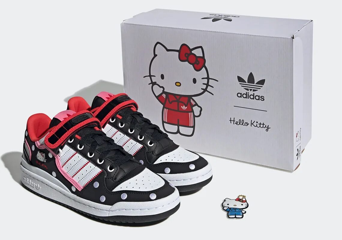 Adidas hello. Адидас Хеллоу Китти кроссовки. Adidas hello Kitty кроссовки. Хелло Китти в адидасе. Коллаборация адидас и Хеллоу Китти.