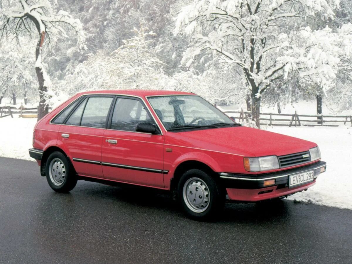 Mazda familia bf 323. Мазда 323 bf. Mazda 323 bf sedan. Мазда 323 bf хэтчбек. Мазда 323 bf.