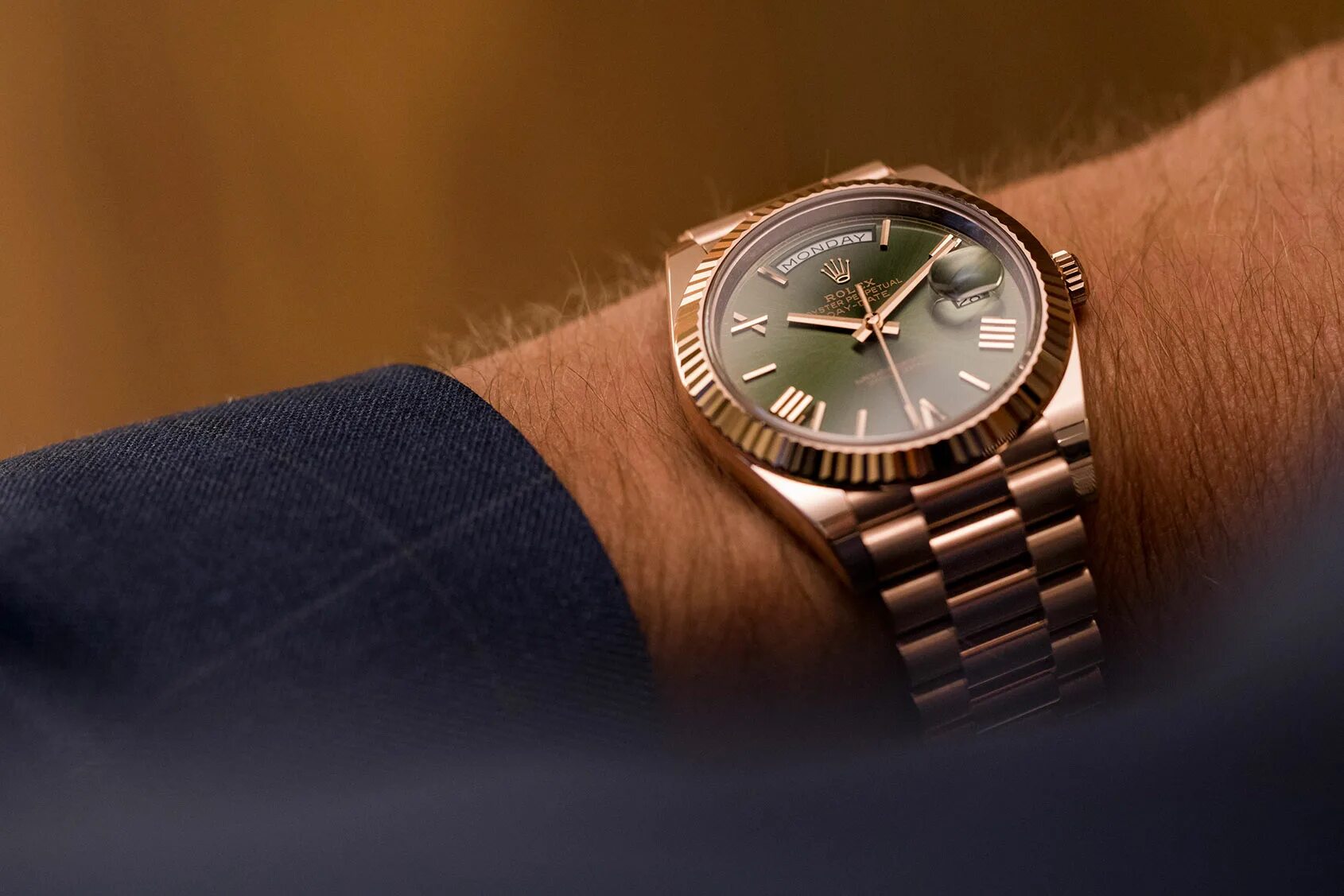 Day date watch. Ролекс мерседес. ролекс (np lc6a g3p). rolex day date 40 green. ролекс дайджест 41.