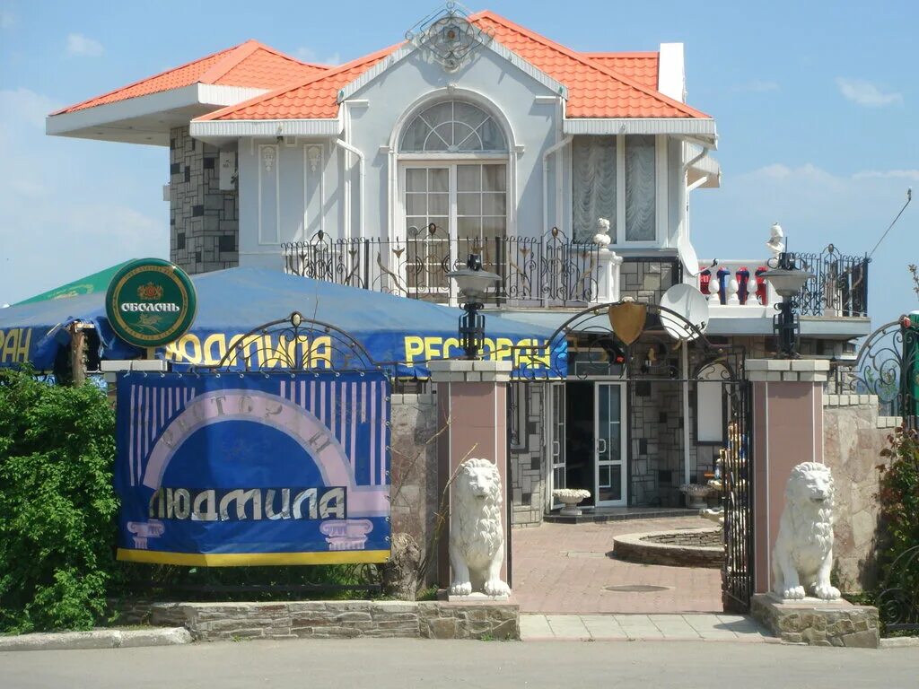 восток юг феодосия кафе. кафе старый город в феодосии. кафе кампари феодосия. кафе чарочка у кумы феодосия. феодосия салют.