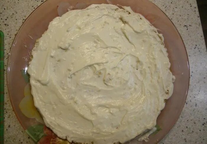 сметанный крем. торт со сметаной. творожный сыр со сметаной крем для торта. сметанно-сливочный крем для торта. крем сливки с маскарпоне.