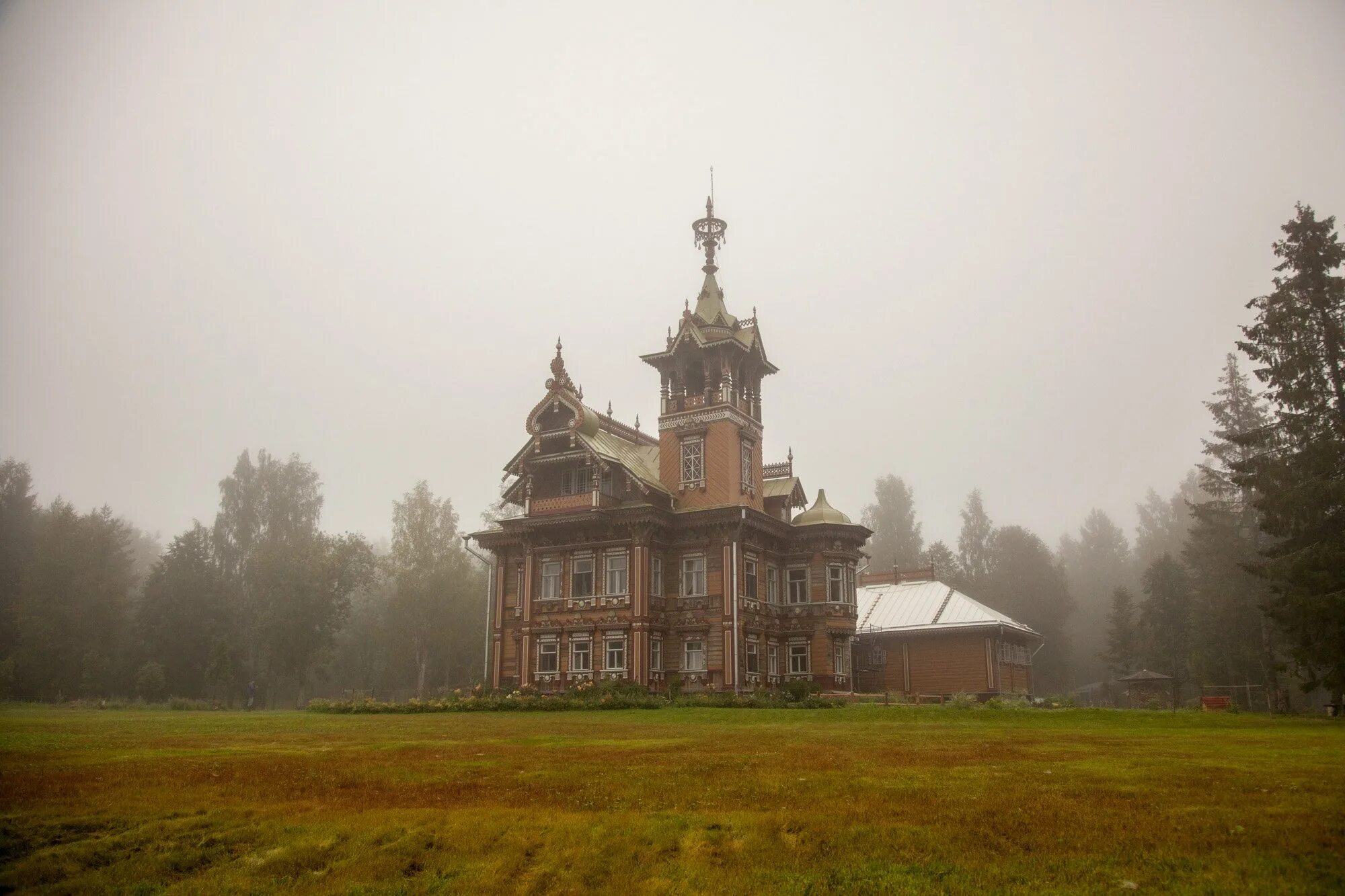 терем асташово. лесной терем в асташево костромской. терем в асташово в костромской области. чухлома осташево терем. терем асташово.