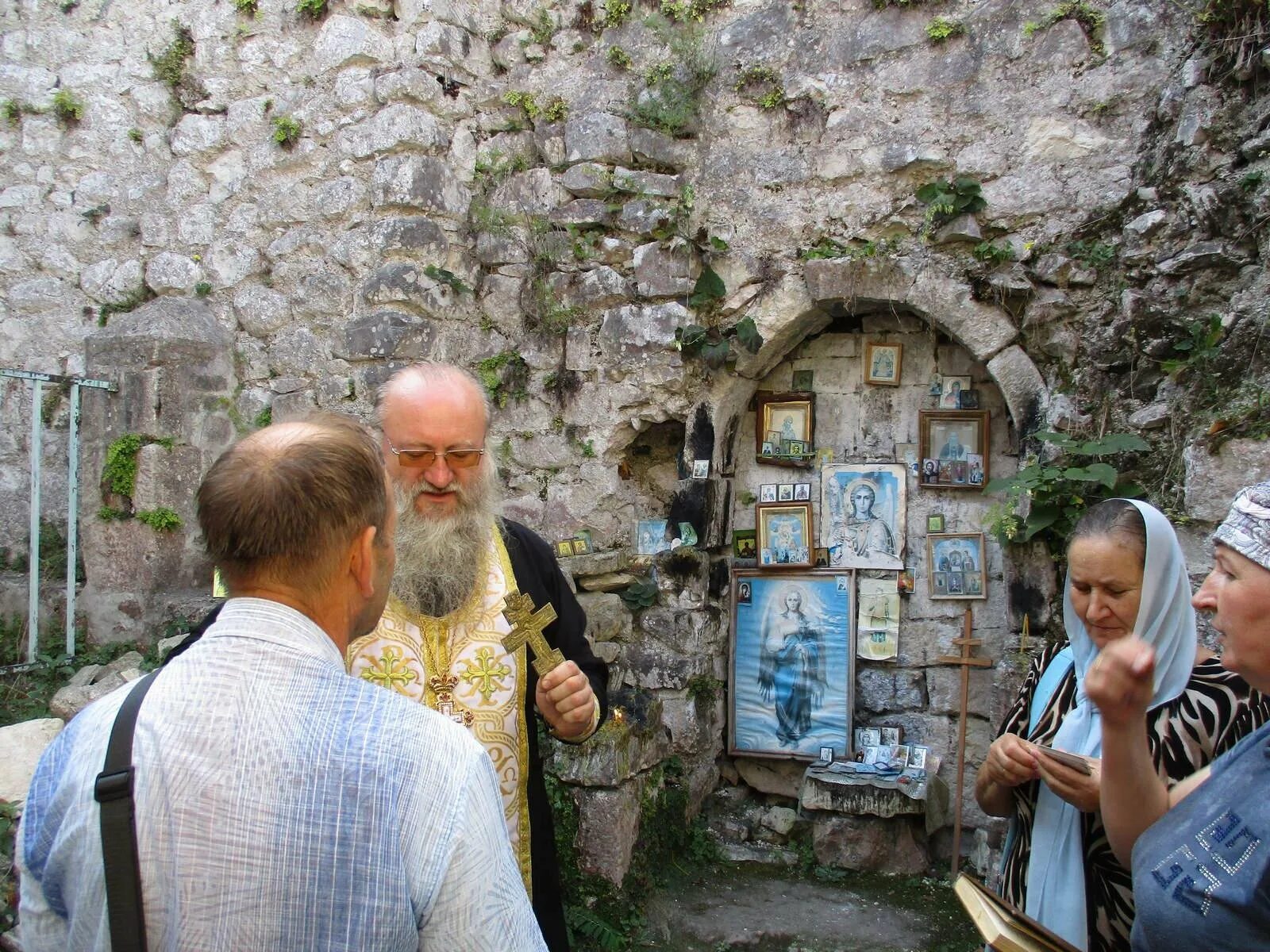 Святой афон паломническая. Каманский храм Абхазия. Илор Абхазия монастырь.