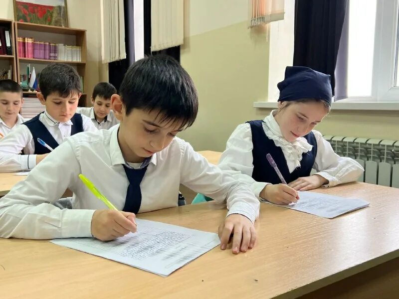 чеченский язык 5 класс гдз. чеченский язык 5 класс. 1 класс по чеченскому языку. чеченский язык 7 класс. книга по чеченскому языку 6 класс.