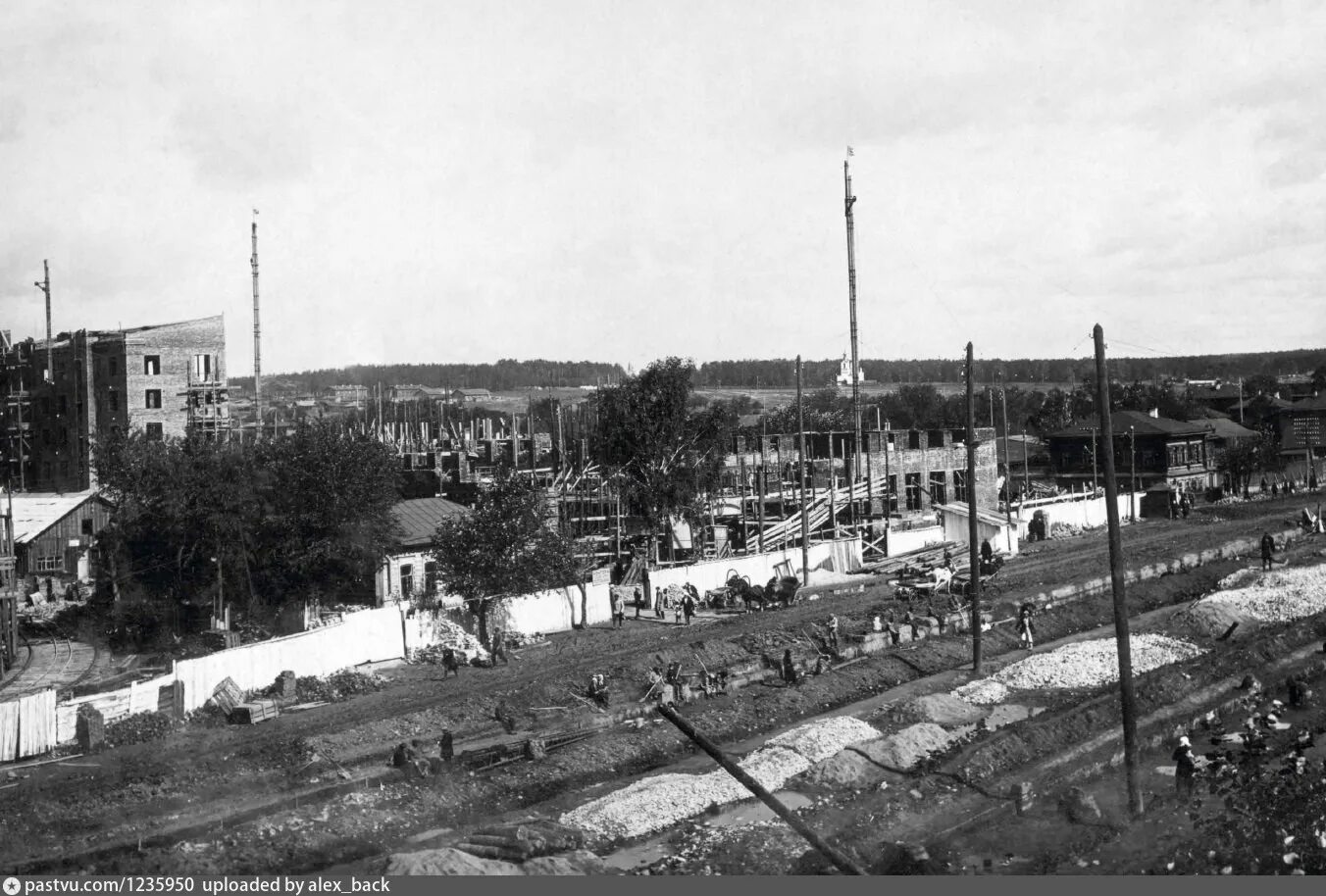 Старый городок история. Проспект Сталина Уралмаш Свердловск. Исеть гостиница Свердловск 30-е. Завод Уралмаш 30-е годы. Екатеринбург городок Чекистов 1950.