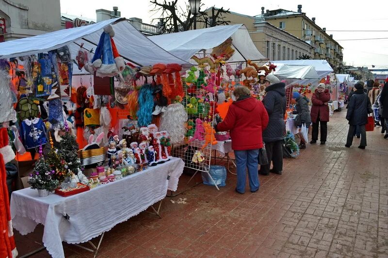 ярмарка на улице. бульвар дзержинского тюмень. ярмарка на улице. полярная 10 ярмарка. ярмарка на улице.