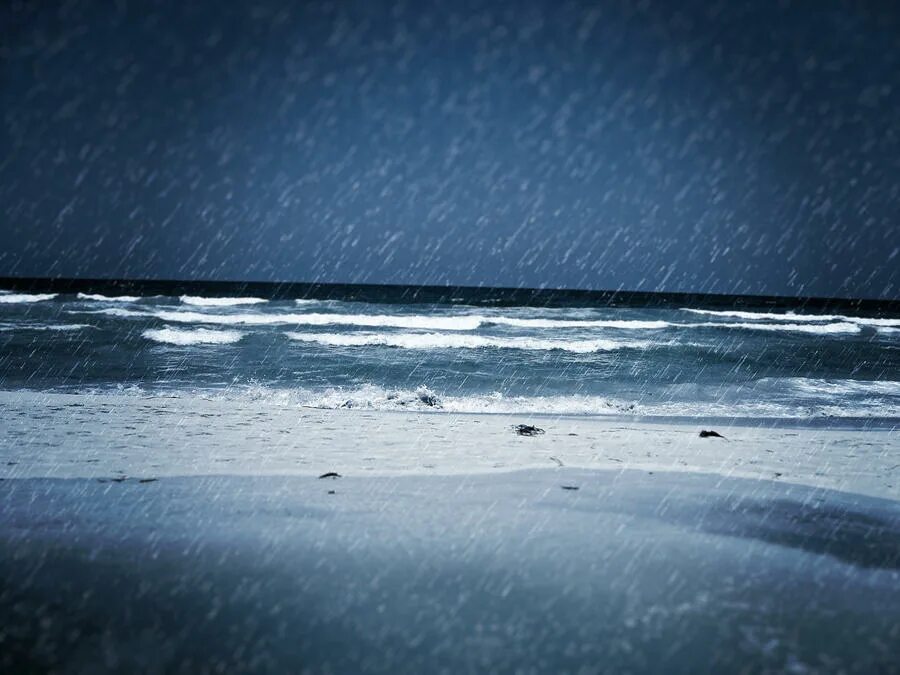 Дождь на пляже. Rainy Beach. Raining on the Beach picture.