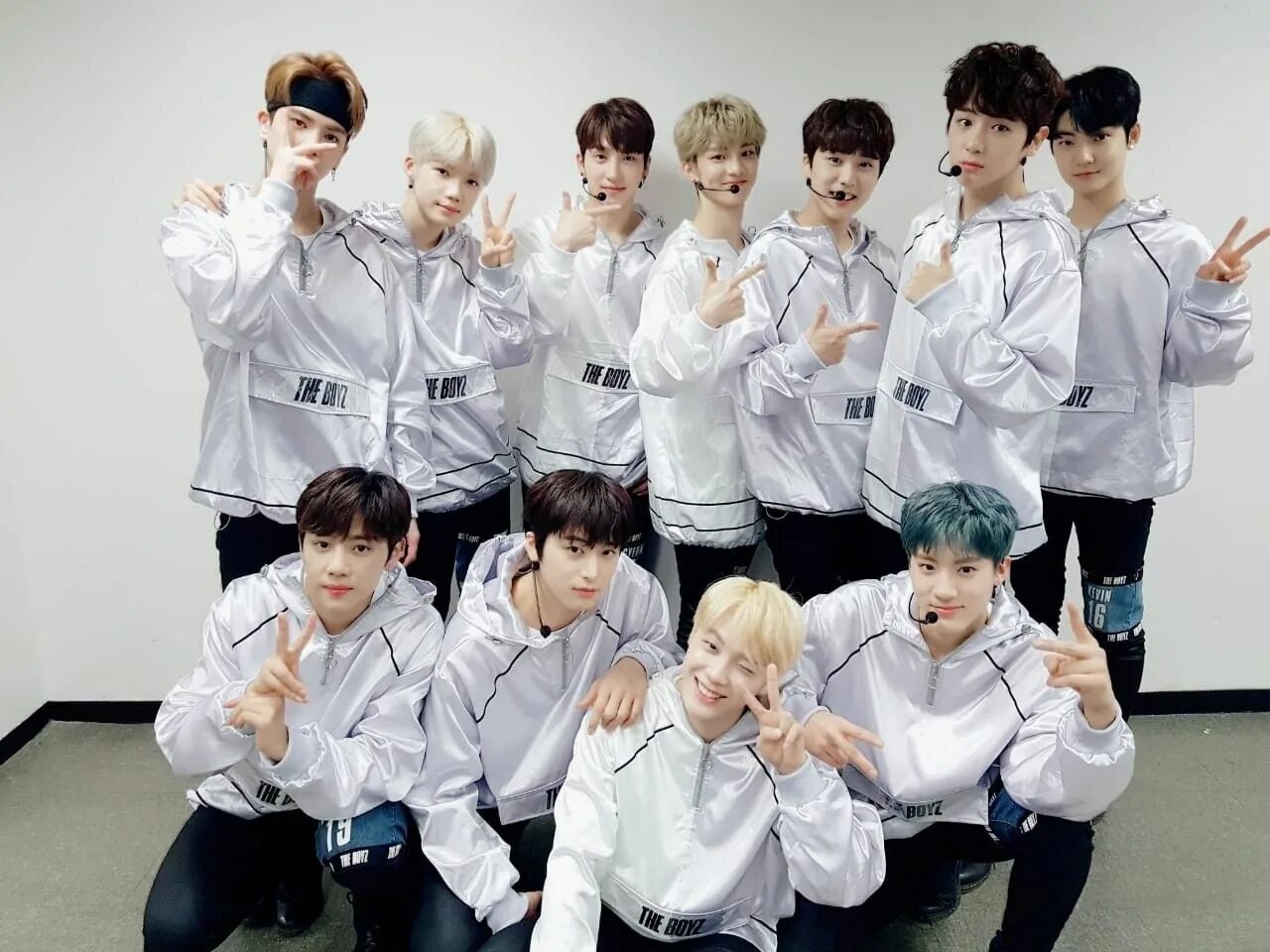 The boys likes school. Группа the Boyz. The boys корейская группа. Корейская группа the Boyz участники. The boys kpop участники.