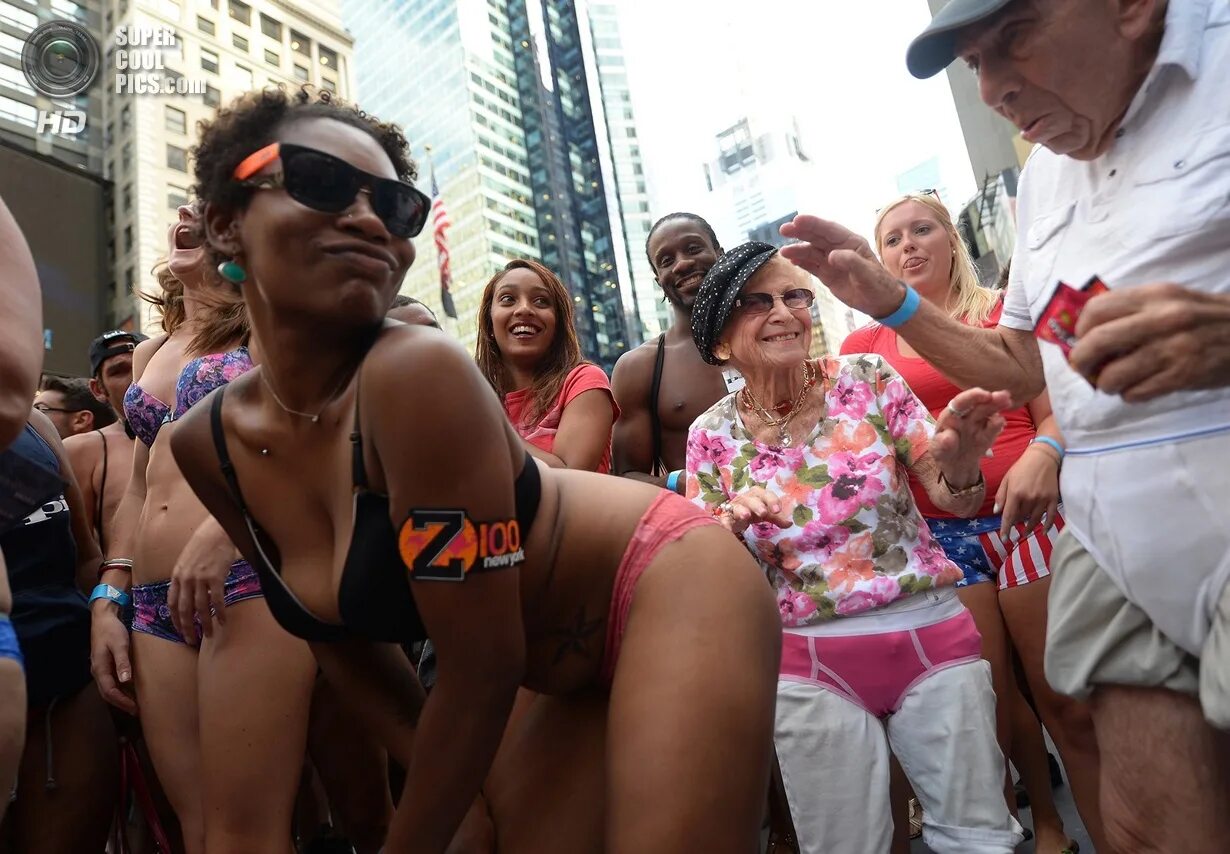 Public uploads. брюссель центральная площадь ковёр. женщины в общественном транспорте. зима в риме температура. бумеранг орленок.